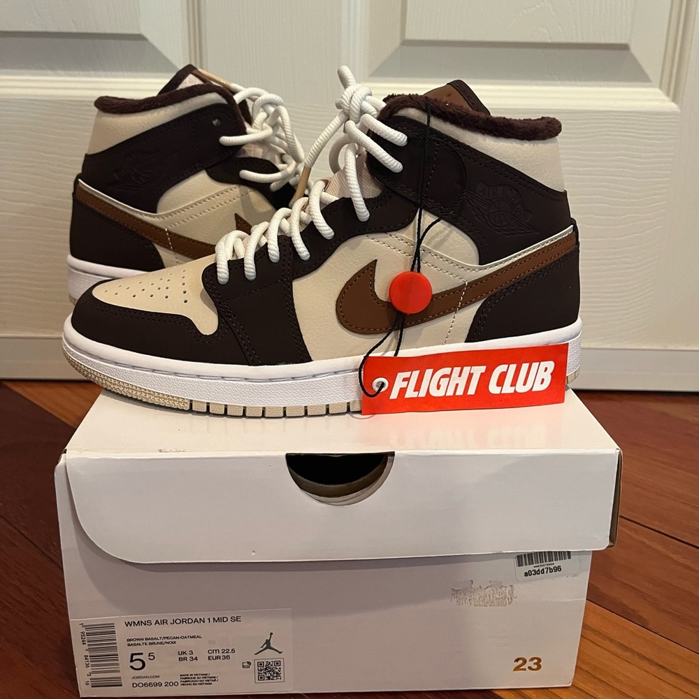 AIR JORDAN 1 MID SE BROWN OATMEAL WOMEN’S 5.5 NEVER WORN, NEW WITH TAGS